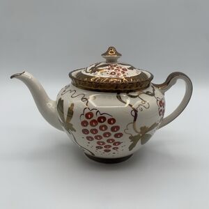 Gray’s Pottery Sunbrook Hand‑Painted Teapot Red Berry Gold Trim England